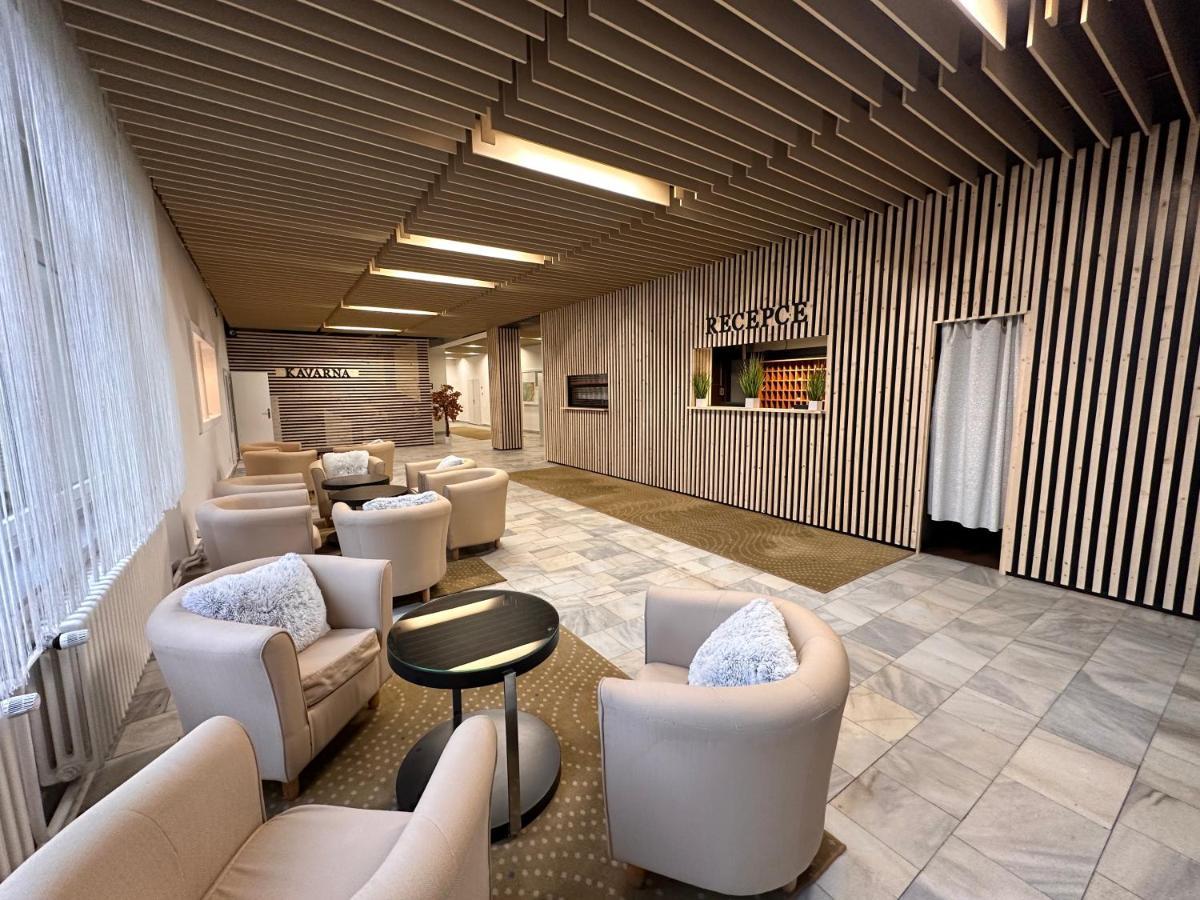 Horsky Hotel Jelenovska S Bazenem V Cene Valašské Klobouky Bagian luar foto